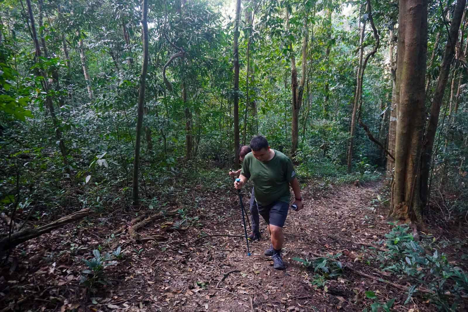 Discover Trekking Tour from Angkor Complex to Sihanoukville 8 Days